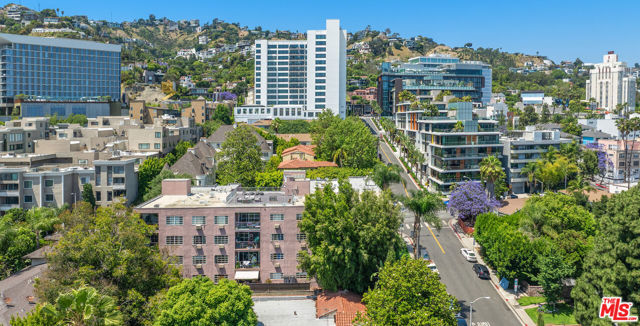 1229 N Olive Drive, West Hollywood CA: https://media.crmls.org/mediaz/f9b3e460-b384-438f-863f-7d0aa70594d2.jpg