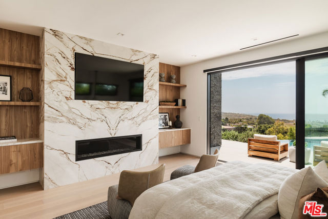 29800 Cuthbert Road, Malibu CA: https://media.crmls.org/mediaz/f9b4b165-5df3-4951-ab21-a69230fe9084.jpg