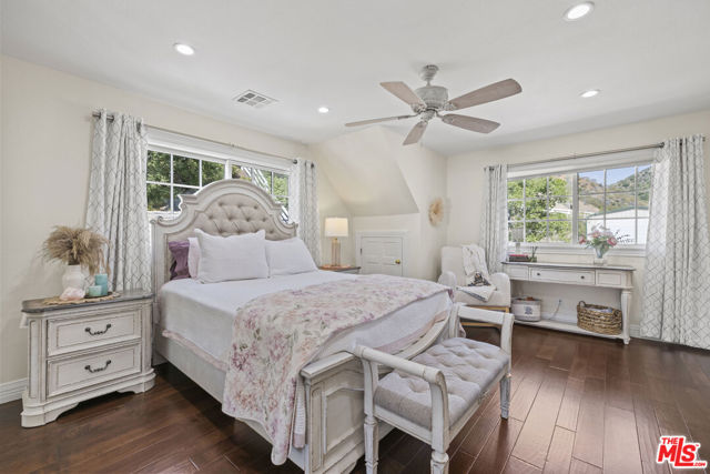 25730 Sand Canyon Road, Santa Clarita CA: https://media.crmls.org/mediaz/f9b5a832-67ba-4464-a594-a3e7f5eb23d6.jpg