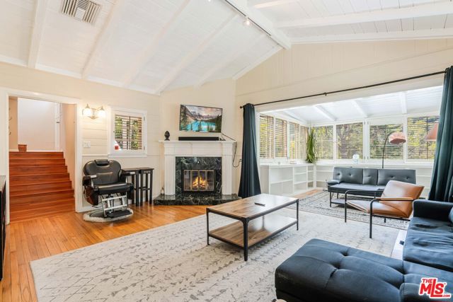 10306 Seabury Lane, Los Angeles CA: https://media.crmls.org/mediaz/f9b6493a-04d9-4286-923e-95378db7b767.jpg