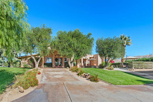 36706 Dune Palms Road, Indio CA: https://media.crmls.org/mediaz/f9b66f08-7aec-4d24-a1a1-4fdcef09a8ff.jpg