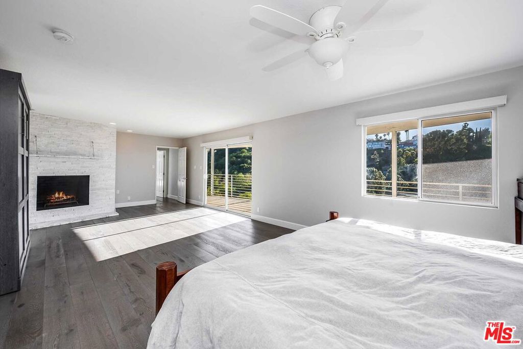 3909 Glenridge DriveSherman Oaks image #32