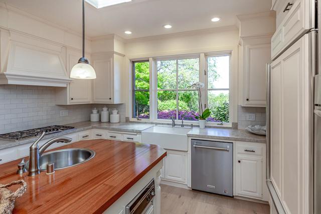 1205 Trinity Drive, Menlo Park CA: https://media.crmls.org/mediaz/f9b6ad5d-a350-407a-978a-5e5450c7e1a9.jpg
