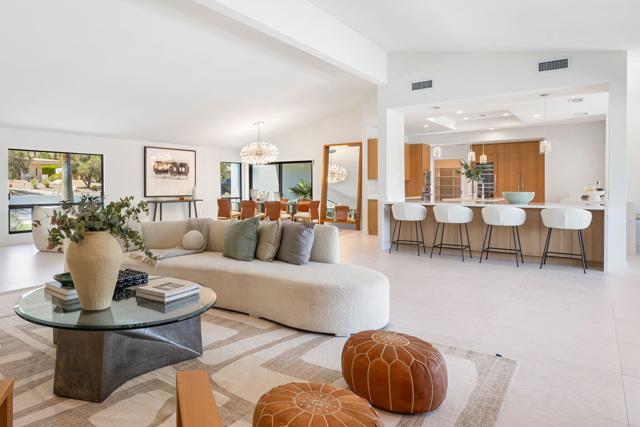 46380 Desert Lily Drive, Palm Desert CA: https://media.crmls.org/mediaz/f9b6d876-1336-44e8-af0b-181dab18e9af.jpg
