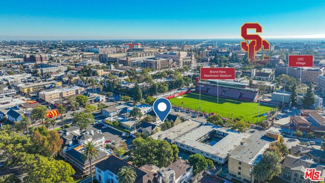 921 W 30th Street, Los Angeles CA: https://media.crmls.org/mediaz/f9b7f809-6652-47a1-8c0a-fe08fe096316.jpg