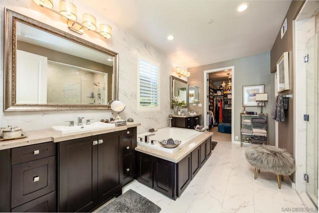 8112 Auberge Cir, San Diego CA: https://media.crmls.org/mediaz/f9b849f9-6d1b-45c1-8c1e-48318c6eae9b.jpg