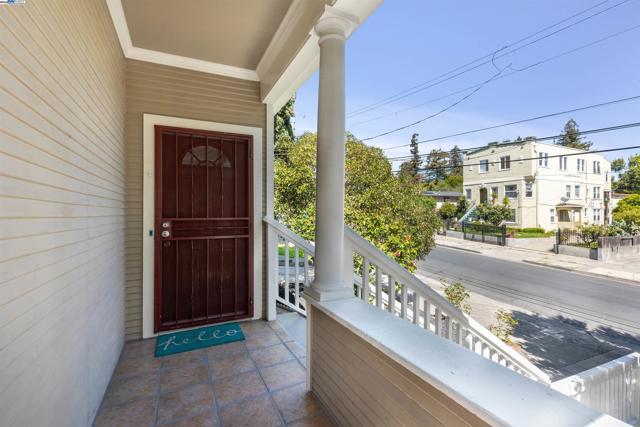 3241 Davis Street, Oakland CA: https://media.crmls.org/mediaz/f9b8ab3f-ba32-43b8-bbd2-193a9d0d1bc8.jpg