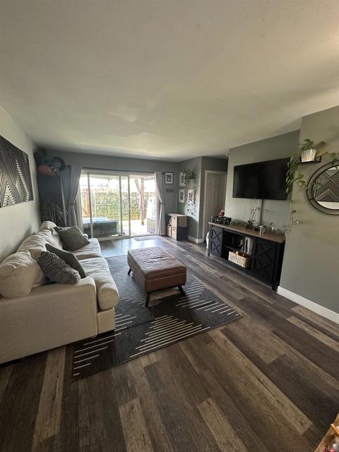 Detail Gallery Image 4 of 16 For 1401 Reed Ave #3,  San Diego,  CA 92109 - 1 Beds | 1 Baths