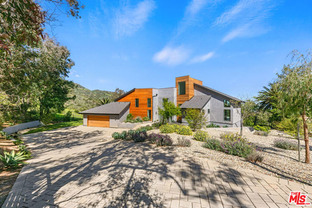 4756 Latigo Canyon Road, Malibu CA: https://media.crmls.org/mediaz/f9b8c779-b232-4931-99af-f25c6d960755.jpg