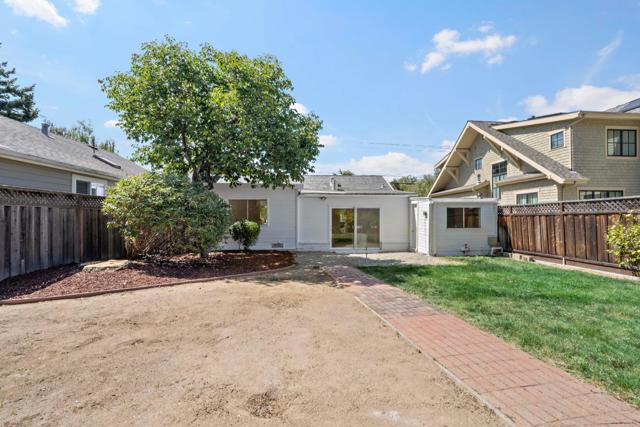 209 Bayswater Avenue, Burlingame CA: https://media.crmls.org/mediaz/f9b96706-4c6e-4651-8f16-545645cad35a.jpg