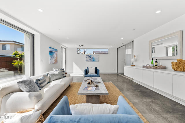 Detail Gallery Image 9 of 63 For 1238 Devon Ln, Ventura,  CA 93001 - 4 Beds | 4/1 Baths