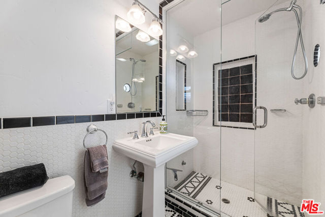 7007 Birdview Avenue, Malibu CA: https://media.crmls.org/mediaz/f9bb2266-f50e-4a8d-b246-adeda7323e8f.jpg
