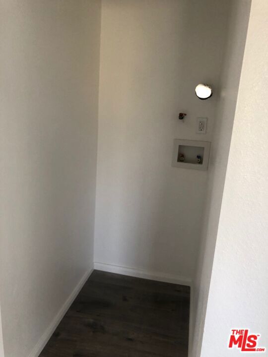 410 N Frederic Street, Burbank CA: https://media.crmls.org/mediaz/f9bb4fde-ac4a-4ef8-aa46-ed4c3c1a8658.jpg