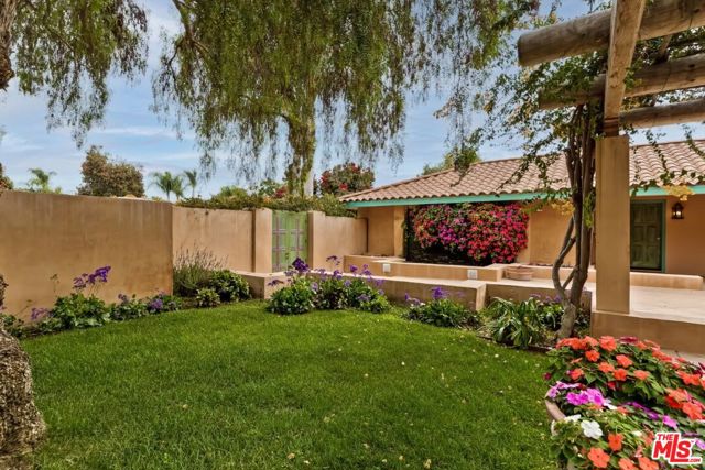 401 Alma Real Drive, Pacific Palisades CA: https://media.crmls.org/mediaz/f9bb6c7a-cf83-4eda-a0c0-0436edde3608.jpg