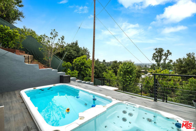 3701 Multiview Drive, Los Angeles CA: https://media.crmls.org/mediaz/f9bbc793-6360-4715-8fd8-5ebdb9a43454.jpg
