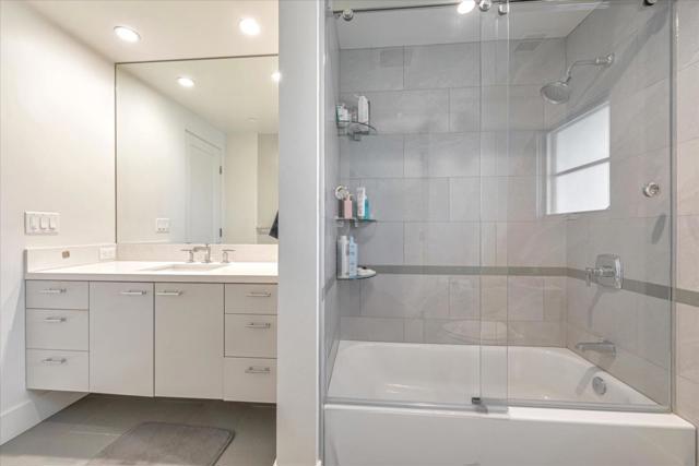 2101 Valparaiso Avenue, Menlo Park CA: https://media.crmls.org/mediaz/f9bc0405-931f-4782-a192-68eef5a03710.jpg