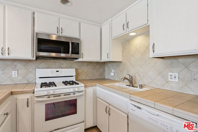 25051 La Cresta Drive, Dana Point CA: https://media.crmls.org/mediaz/f9bcc8e7-8c00-4a64-a7b6-ab39ceebc3f8.jpg