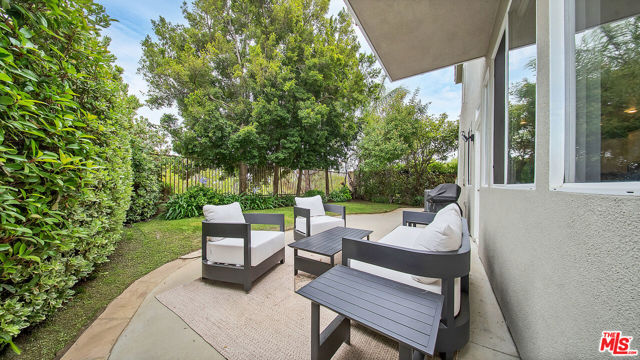 19638 Kilfinan Street, Porter Ranch CA: https://media.crmls.org/mediaz/f9bd23cf-1a75-4c6e-a735-4c044b224cc3.jpg