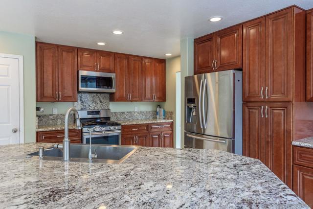 4515 Sculpture Court, Oceanside CA: https://media.crmls.org/mediaz/f9bd378f-f3fa-4f74-85a0-33066b0f2535.jpg