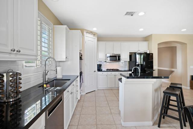 171 Via Martelli, Rancho Mirage CA: https://media.crmls.org/mediaz/f9bd9208-9956-4d96-a23b-92bebca8928f.jpg