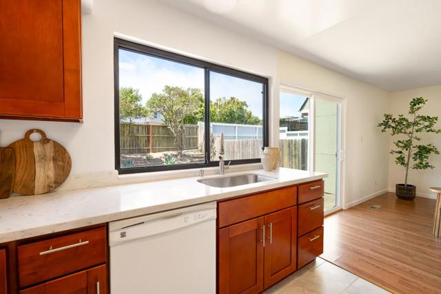 3637 Bettman Way, South San Francisco CA: https://media.crmls.org/mediaz/f9bd9452-9e7d-4993-a692-794216044758.jpg