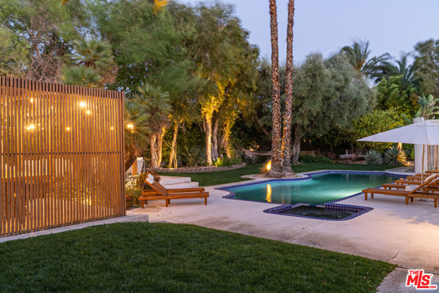 550 N Arquilla Road, Palm Springs CA: https://media.crmls.org/mediaz/f9bdab54-be68-45b6-9602-8e529b02576e.jpg