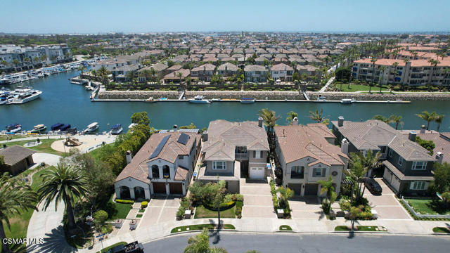 4014 Caribbean Street, Oxnard CA: https://media.crmls.org/mediaz/f9bea1b5-784d-41df-b205-173a99105b2d.jpg