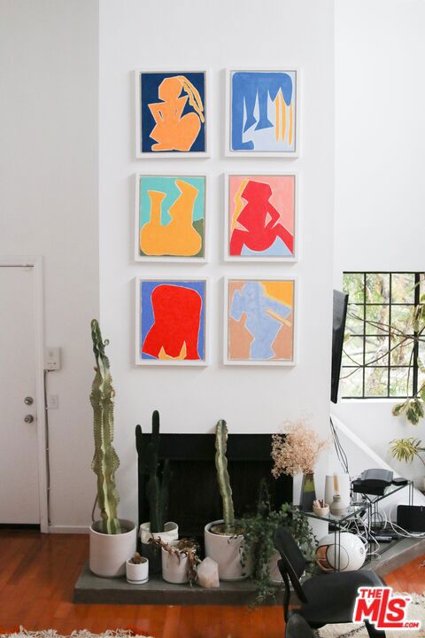 531 Venice Way, Venice CA: https://media.crmls.org/mediaz/f9bedf3c-00c5-4b27-9ebc-7eaca71c04d8.jpg