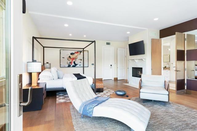 6617 Muirlands Dr, La Jolla CA: https://media.crmls.org/mediaz/f9bef3ac-ba9e-43d3-ae8a-3fd38cd3576d.jpg