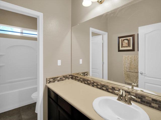 325 W Alcala Avenue, Mountain House CA: https://media.crmls.org/mediaz/f9bf2fb3-b39f-4c74-8894-91b386b46643.jpg