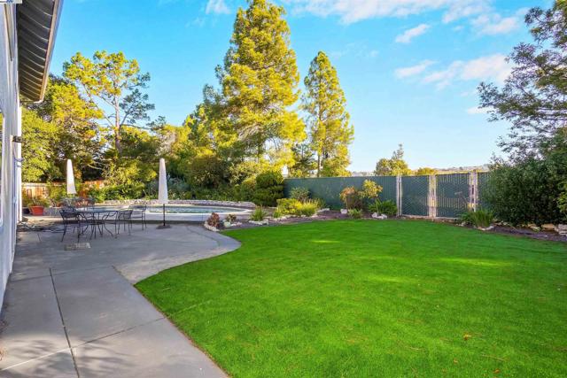 3608 Siskiyou Ct, Hayward CA: https://media.crmls.org/mediaz/f9bf4164-55d6-40d6-a586-2252d5af7760.jpg