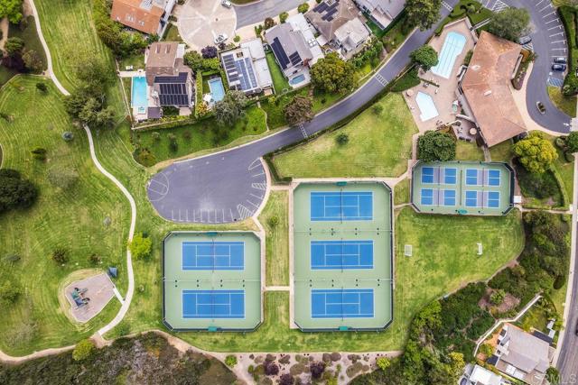 6544 Caminito Northland, La Jolla CA: https://media.crmls.org/mediaz/f9c0587d-2f4f-4b8f-982e-d00996420f00.jpg