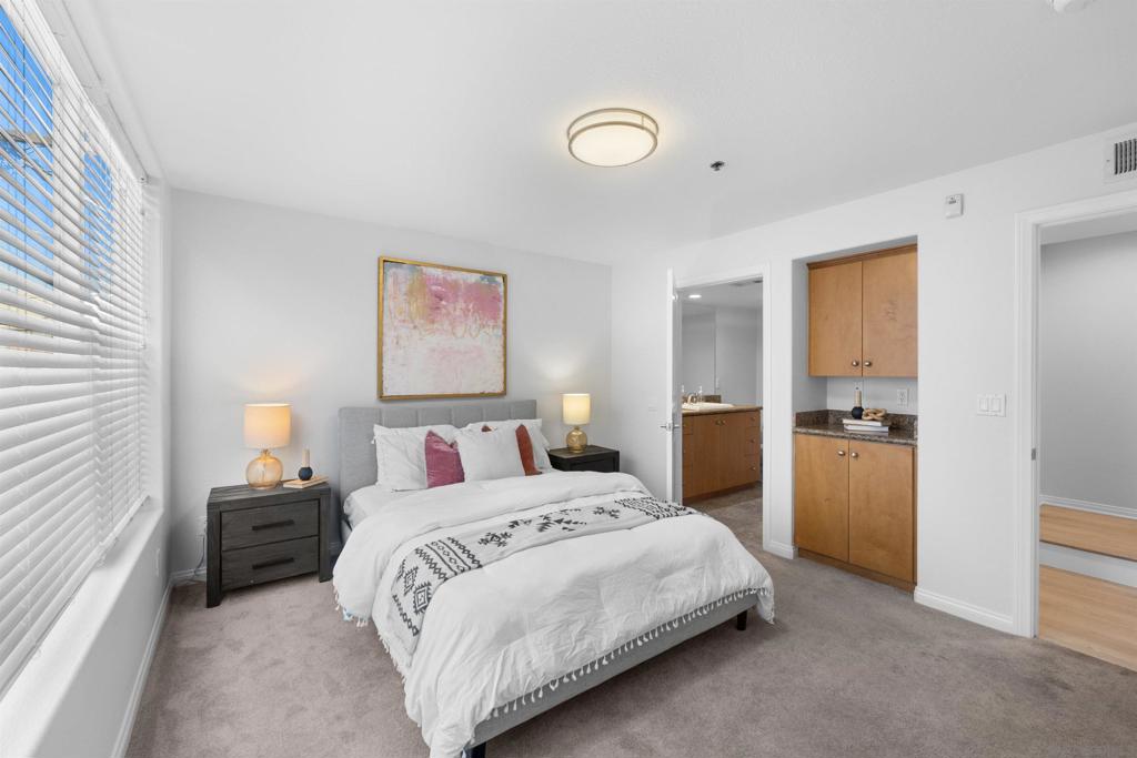 924 Hornblend St - photo 17