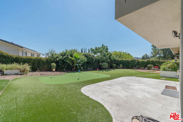 1943 Stonesgate Street, Westlake Village CA: https://media.crmls.org/mediaz/f9c0947f-8ffc-4233-8e66-99f29962843b.jpg