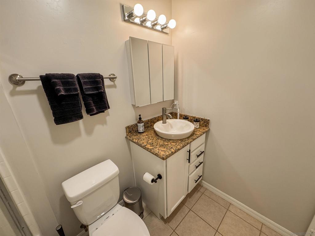 5252 Balboa Arms Drive - photo 8