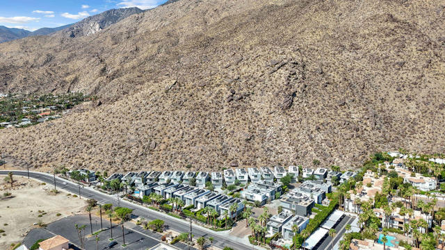 350 Goleta Way, Palm Springs CA: https://media.crmls.org/mediaz/f9c164ff-6337-49d7-bd7d-fcc98ce69f32.jpg