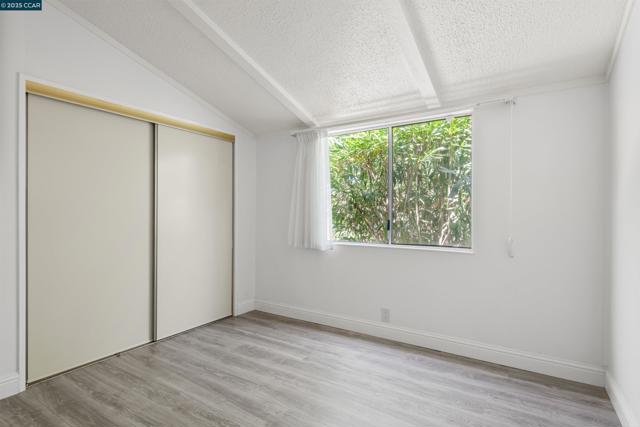 1201 Monument Blvd, Concord CA: https://media.crmls.org/mediaz/f9c166da-ee64-4b9f-833c-0f75e825db7b.jpg