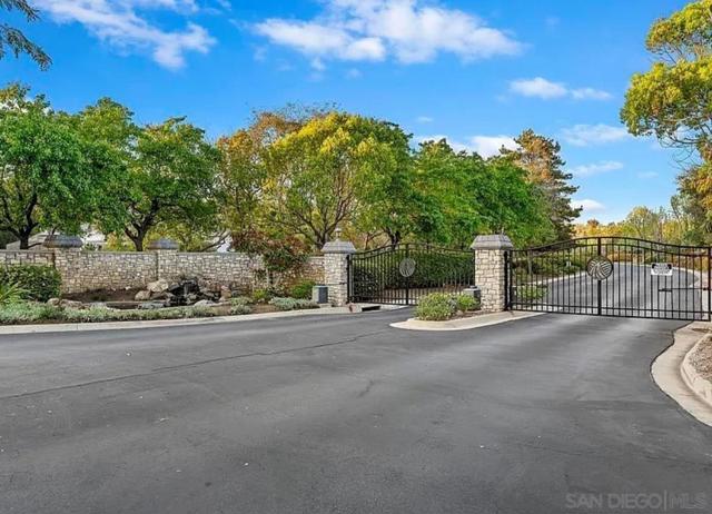1964 Tracy Ct, Fallbrook CA: https://media.crmls.org/mediaz/f9c1ffdc-c172-474a-a088-51921edf6bfc.jpg