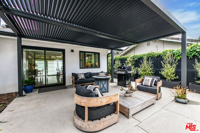 1865 El Monte Drive, Thousand Oaks CA: https://media.crmls.org/mediaz/f9c2067a-1546-4d95-b4c2-700d7ada1d6e.jpg