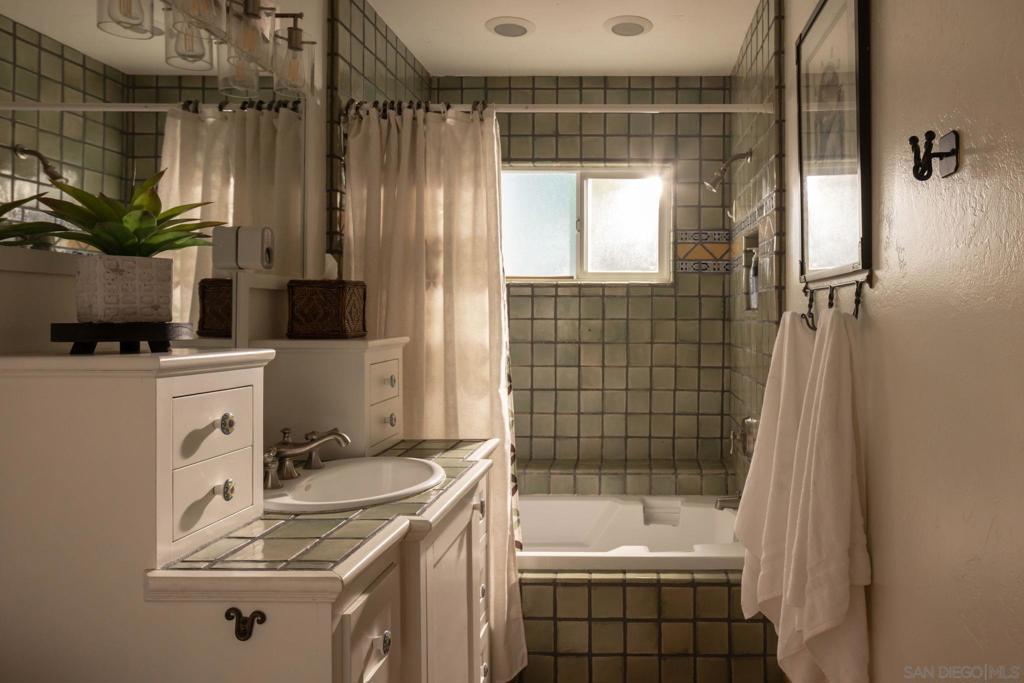 767 Hymettus Avenue - photo 17