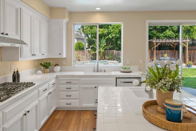 895 Oak Brook Way, Gilroy CA: https://media.crmls.org/mediaz/f9c48d81-5878-433f-8835-dd7d113bc4dc.jpg