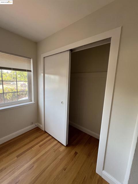 3244 ELLIS ST, Berkeley CA: https://media.crmls.org/mediaz/f9c536bd-bf78-4d3b-95eb-92e03618df55.jpg