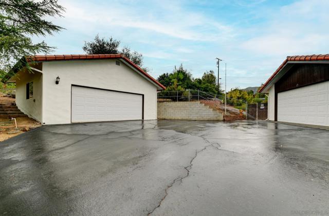 1961 Pine View Rd, Alpine CA: https://media.crmls.org/mediaz/f9c5ad6a-f4c9-4c75-915f-cc573cef6b04.jpg