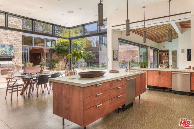 345 W Channel Road, Santa Monica CA: https://media.crmls.org/mediaz/f9c68c4a-c307-4985-9d54-f8208c2e86d2.jpg