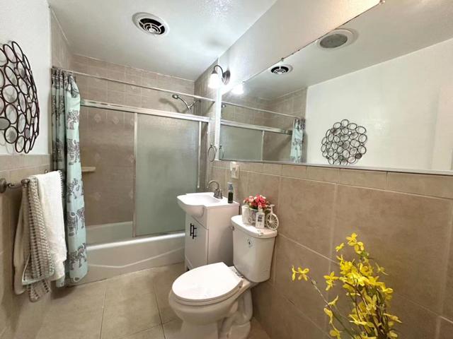 315 Garden Street, East Palo Alto CA: https://media.crmls.org/mediaz/f9c6df0b-c391-4146-9109-fdc5b451b349.jpg