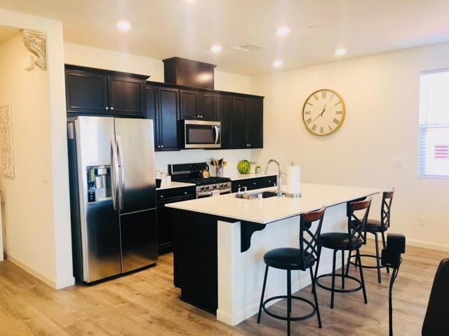 1630 Red Ribbons Lane, Manteca CA: https://media.crmls.org/mediaz/f9c7334a-f438-42d5-9f6a-f8eb3828c816.jpg