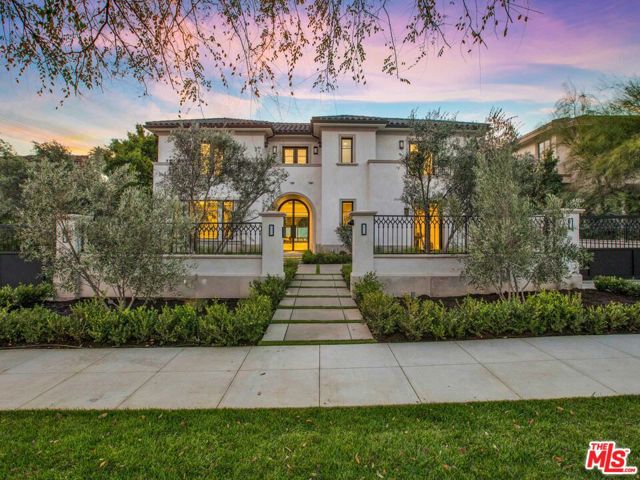 509 Elm Drive, Beverly Hills, California 90210, 6 Bedrooms Bedrooms, ,7 BathroomsBathrooms,Single Family Residence,For Sale,Elm,24346273