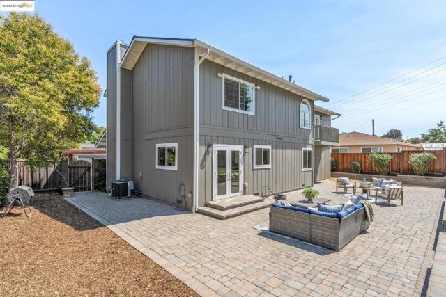 1051 Kaski Ln, Concord CA: https://media.crmls.org/mediaz/f9c80c72-4913-4921-b3dd-09d1f92ef580.jpg