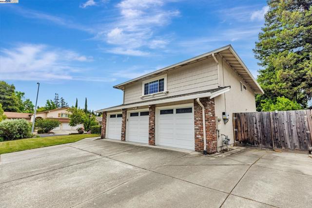502 Cartagena Ln, San Ramon CA: https://media.crmls.org/mediaz/f9c85f4b-4065-4d6b-a44e-dd3f3c138d9f.jpg