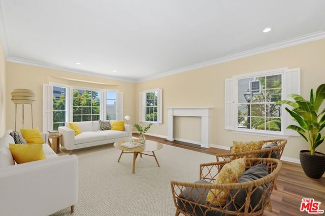 8724 Shoreham Drive, West Hollywood CA: https://media.crmls.org/mediaz/f9c8a8d0-a477-4e37-a223-80c115ef0628.jpg